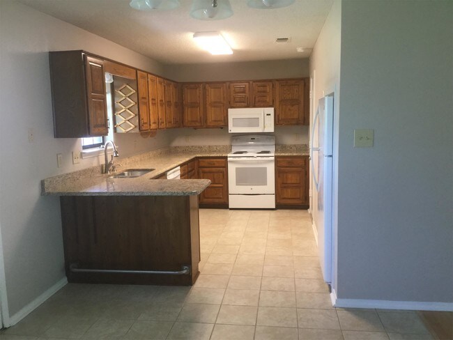Building Photo - 109 CR 2224