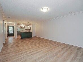 Building Photo - 400 18th St