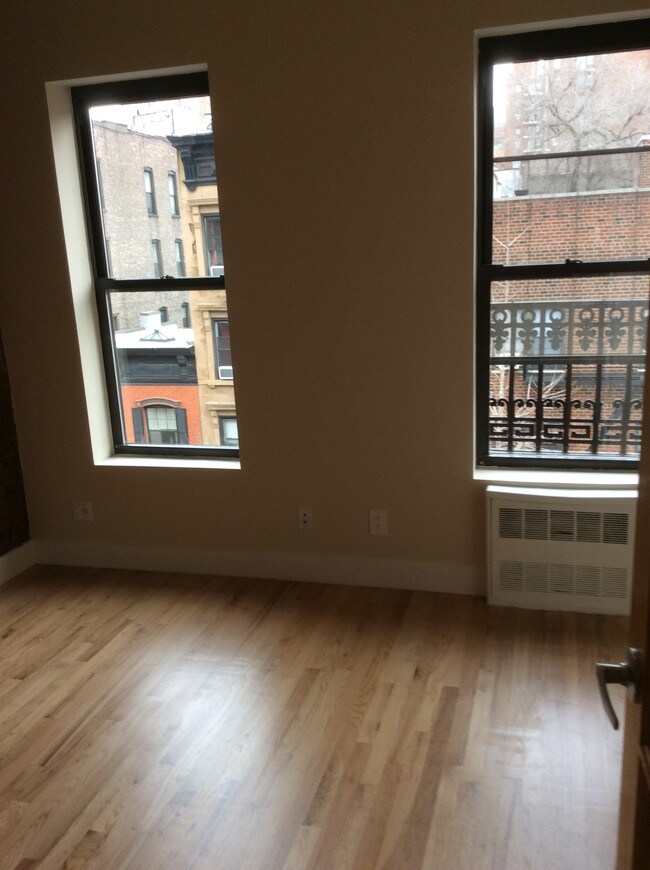 Building Photo - 232 E 83rd St