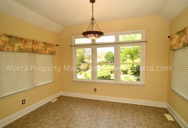 Building Photo - 1072 Briarcliff Rd