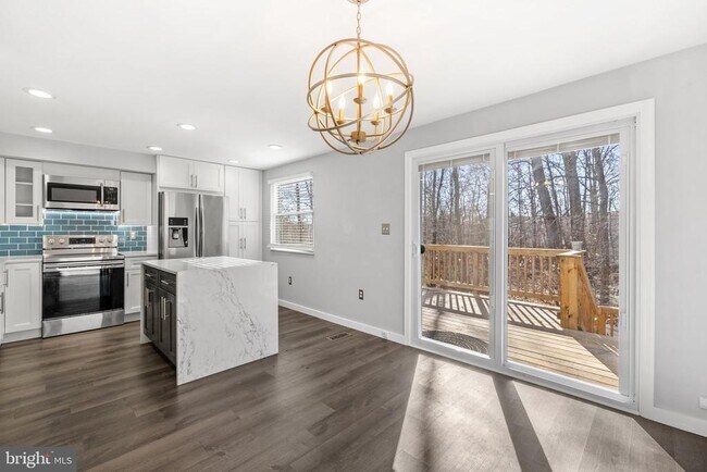 Building Photo - 5850 Rock Forest Ct