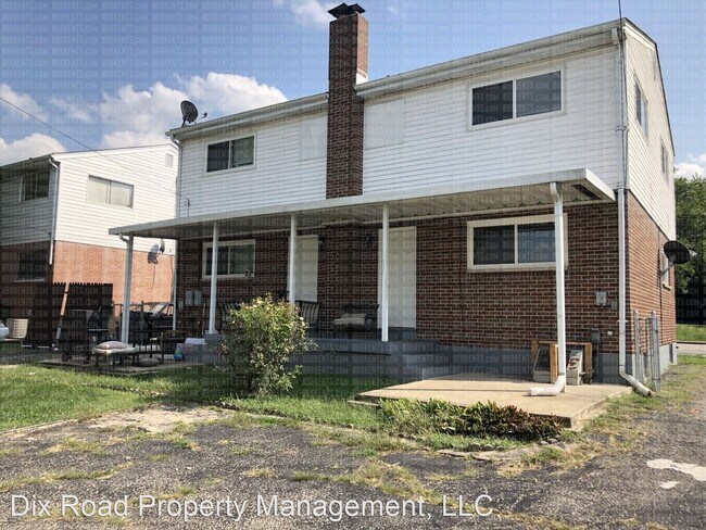 Building Photo - 810-812 N University Blvd