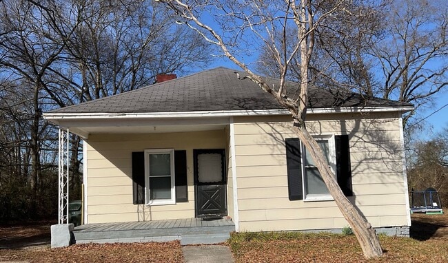 Available Now! Two bedroom home !! - Available Now! Two bedroom home !!