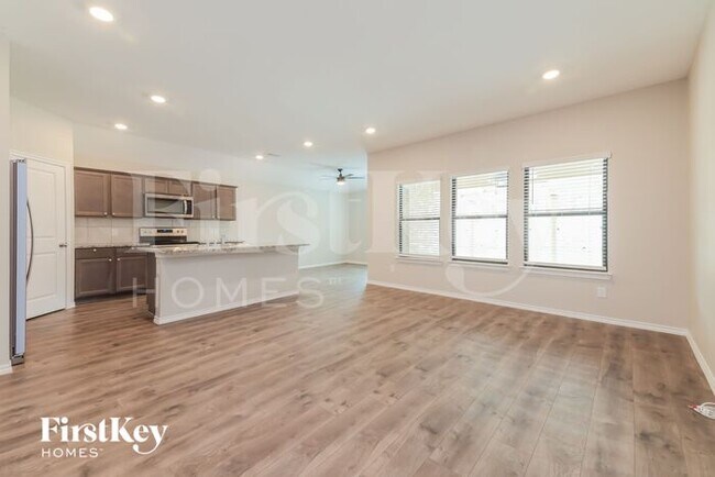 Foto del edificio - 3370 Everly Dr