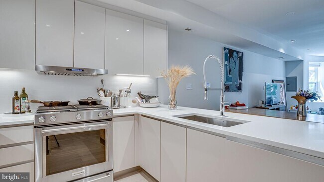 Foto del edificio - 2003 1st St NW