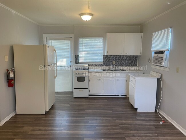 Building Photo - 714 N 48th Ave