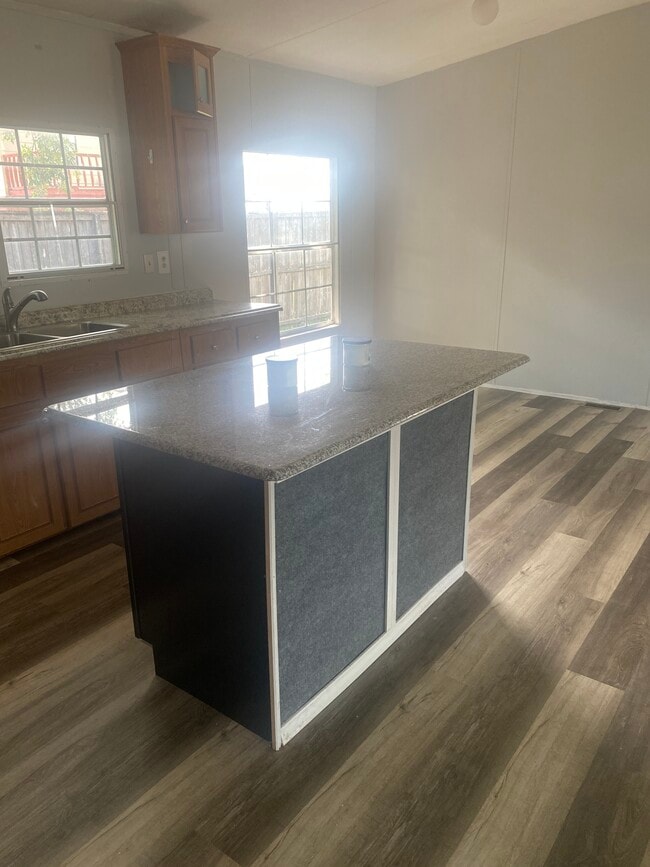 Building Photo - 2319 W Osage Dr