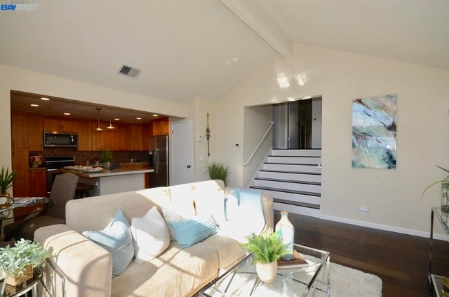 Building Photo - 3114 Heather Ridge Dr