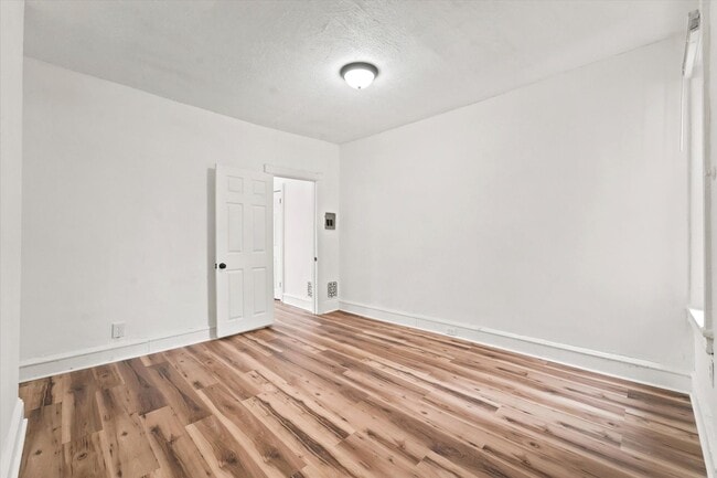Building Photo - 1213 N 60th St
