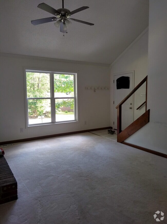 Building Photo - 5507 Kaplan Dr