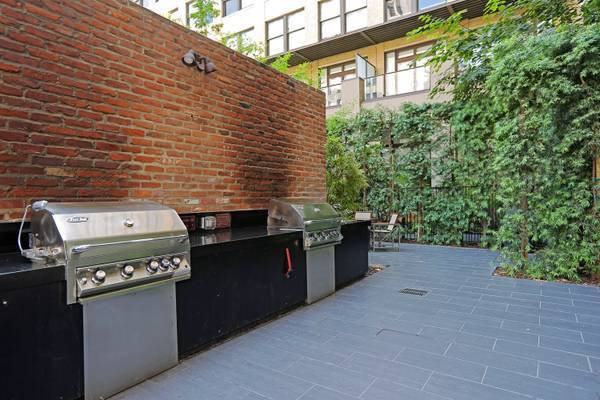 Foto del edificio - 460 S Spring St