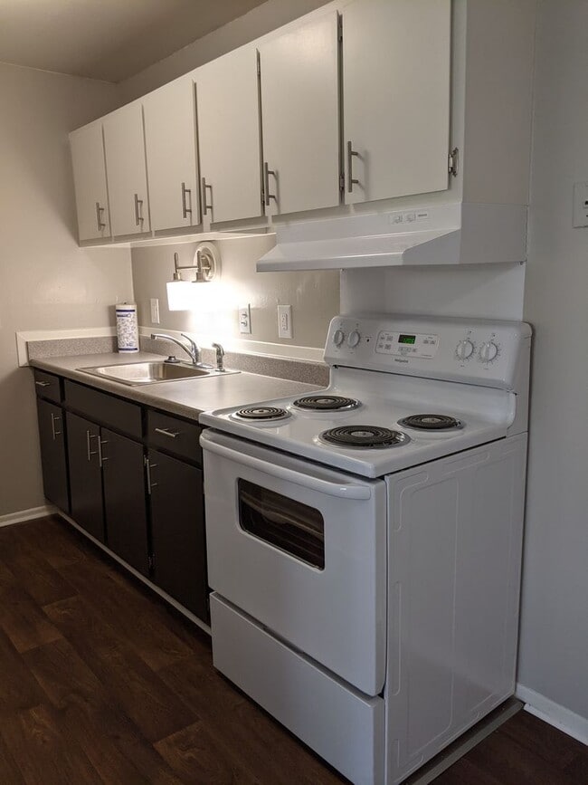 Building Photo - Charming 1 Bedroom/1 Bath near Downtown Rochester!