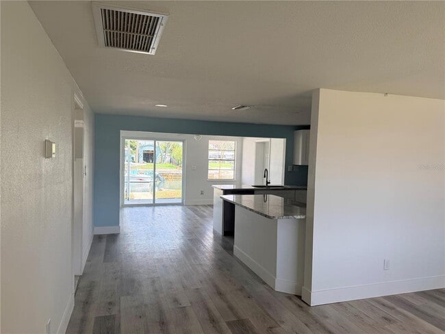 Foto del edificio - 13428 Neptune Dr