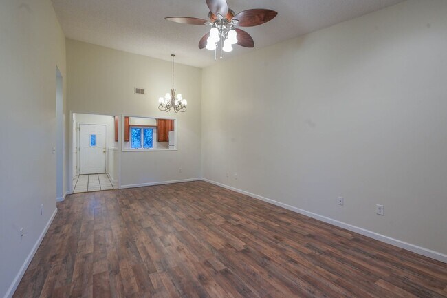 Foto del edificio - 176 S. Austin Springs Road Unit 11