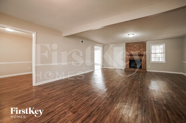 Foto del edificio - 3381 S Mendenhall Rd