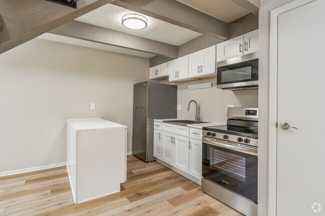 Interior Photo - Creekbend & Chase Townhomes