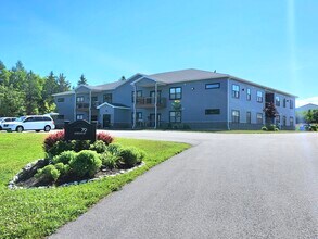 Building Photo - 79 Mapleview Dr