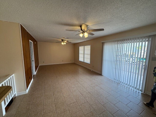 Foto del edificio - 300 Ling St