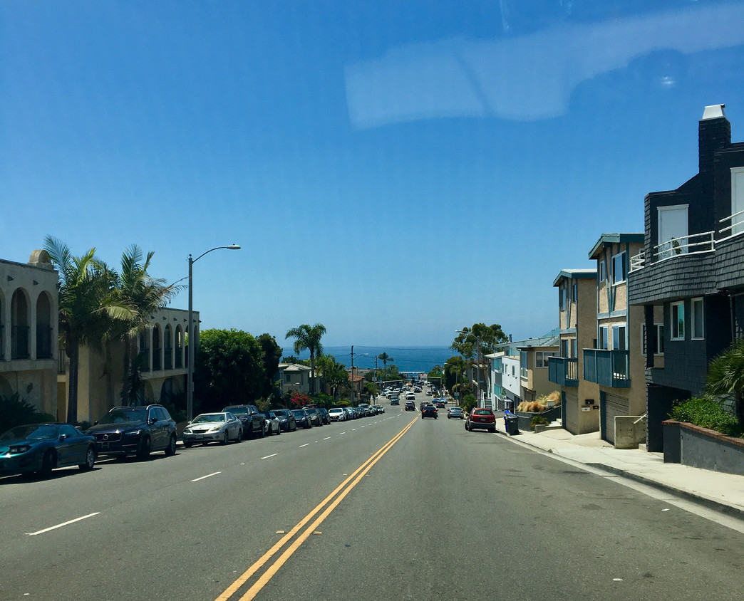 Walk to MB Pier - 753 Manhattan Beach Blvd