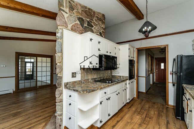 Foto del edificio - 3504 Ogden Ct NE