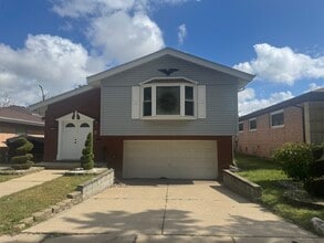 Building Photo - 14811 Minerva Ave