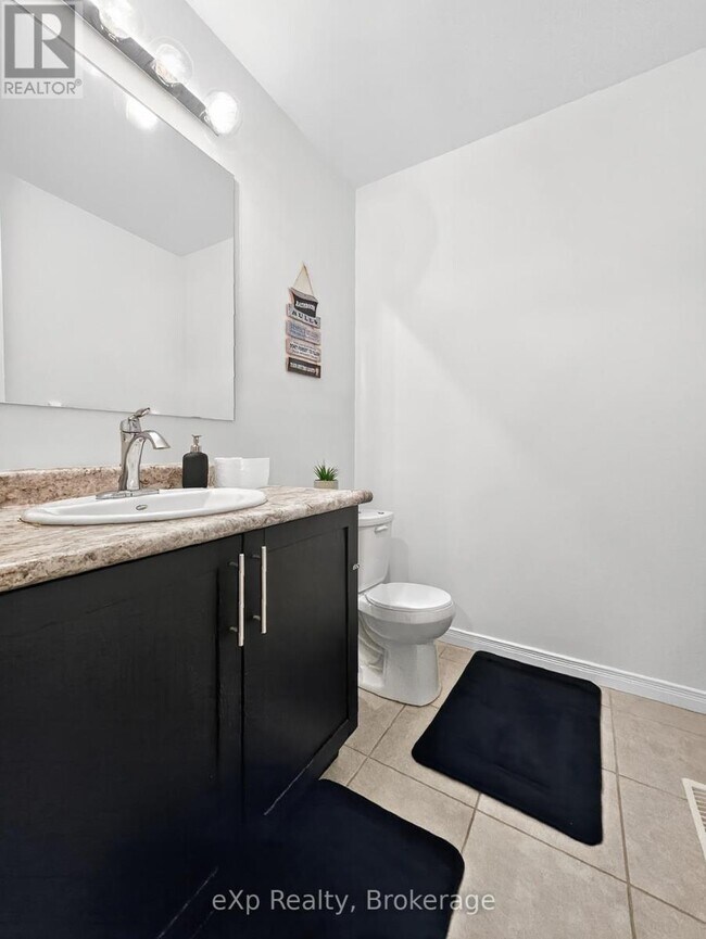 Building Photo - 135 Hardcastle Dr