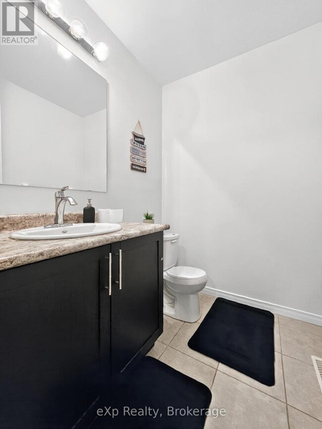 Photo du bâtiment - 135 Hardcastle Dr