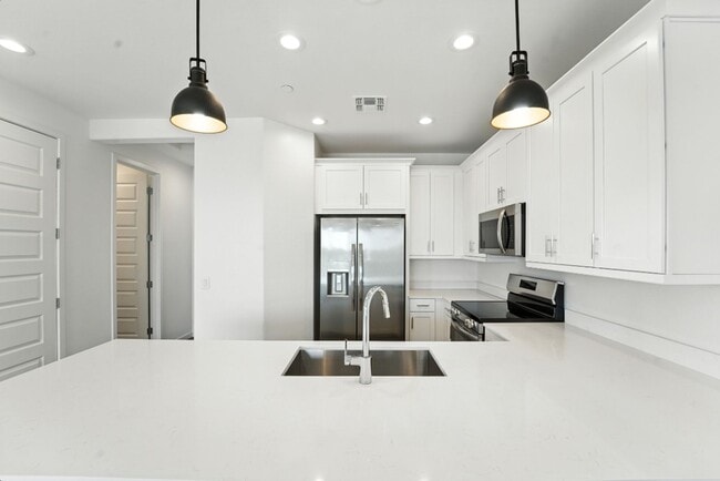 Like New Luxurious Model Home in Warner Meadows! - Like New Luxurious Model Home in Warner Meadows!