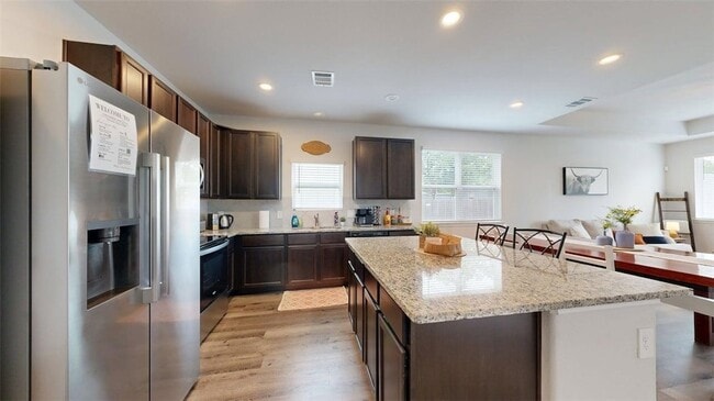 Building Photo - 963 Harper Ln