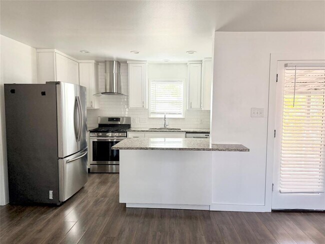 Foto del edificio - 1603 E 12th St
