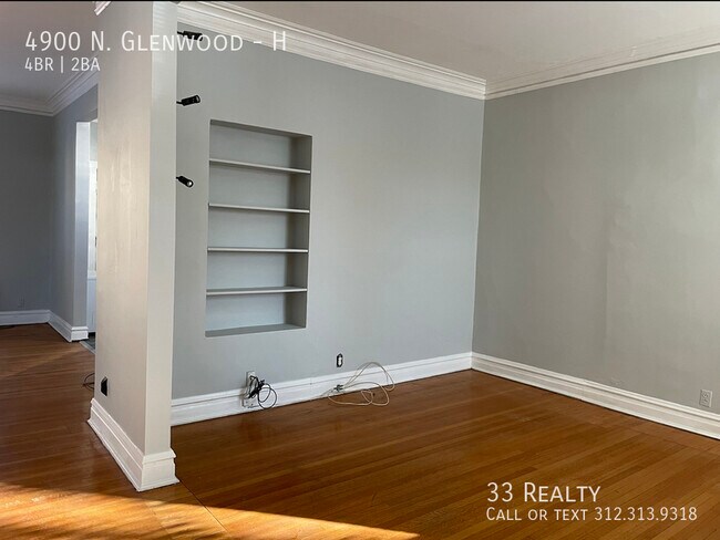 Foto del edificio - Vintage 4 bedroom home in Andersonville