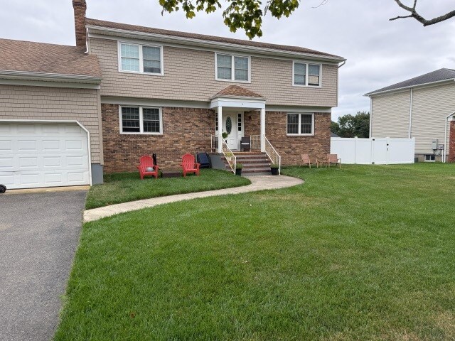 Primary Photo - 4 Darien Dr