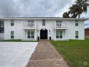 Building Photo - 1601 Ocean Dr