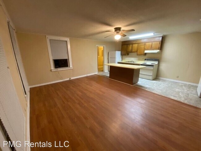 Building Photo - 1 br, 1 bath House - 220 East Main St. C