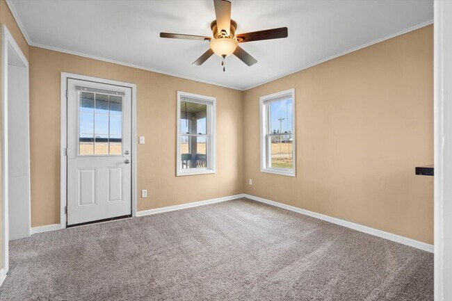 Foto del edificio - 3037 Swan Lake Rd NE