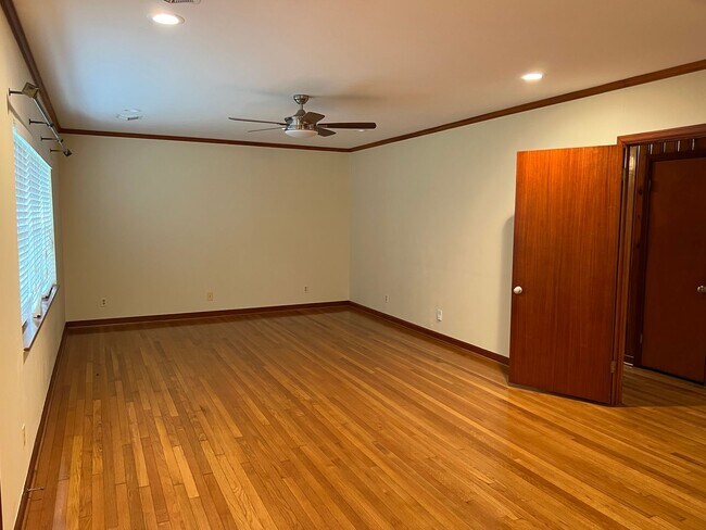 Building Photo - Enjoy the East Hill Charm with a $200 off ...