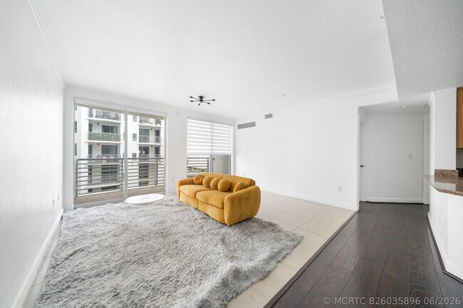Foto del edificio - 1830 Radius Dr