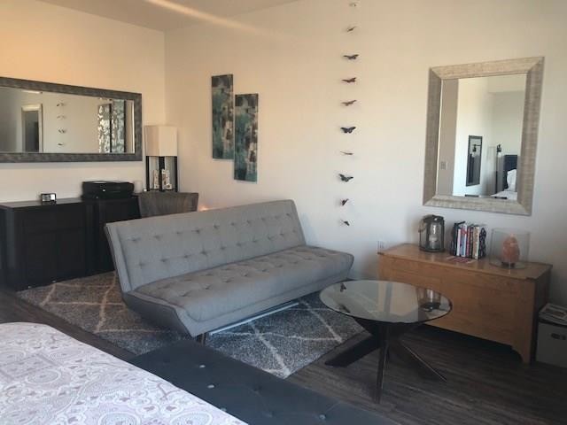 Foto del edificio - 1211 E 5th St