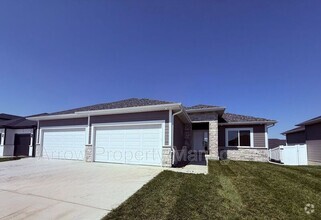 Building Photo - 9425 Estela Ave