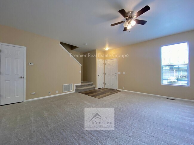 Foto del edificio - 2748 Scotchbroom Point