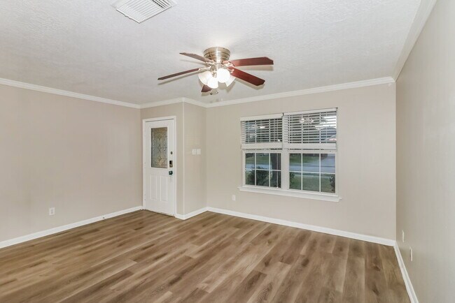 Building Photo - 1014 Vera Cruz Dr
