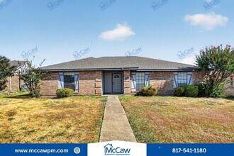 Building Photo - 1029 Field Trail Dr