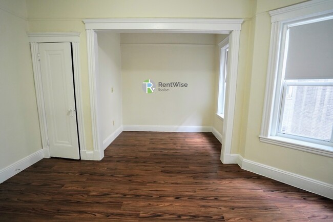 Building Photo - 1185 Boylston St