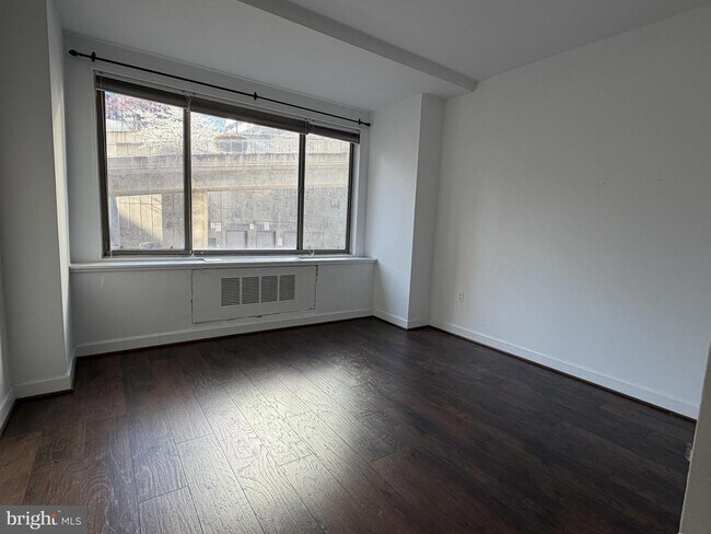 Foto del edificio - 1121 Arlington Blvd