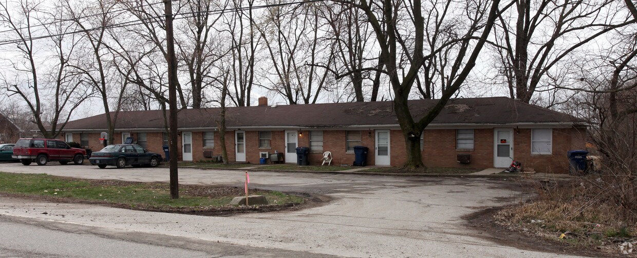 Primary Photo - 2920 Bluff Rd