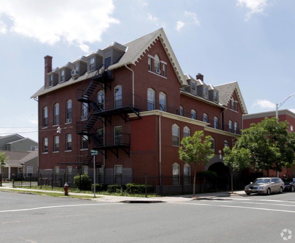 Primary Photo - 179-187 1st St