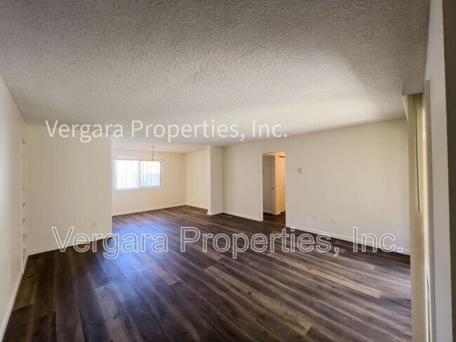 Foto del edificio - 2513 Ruhland Ave