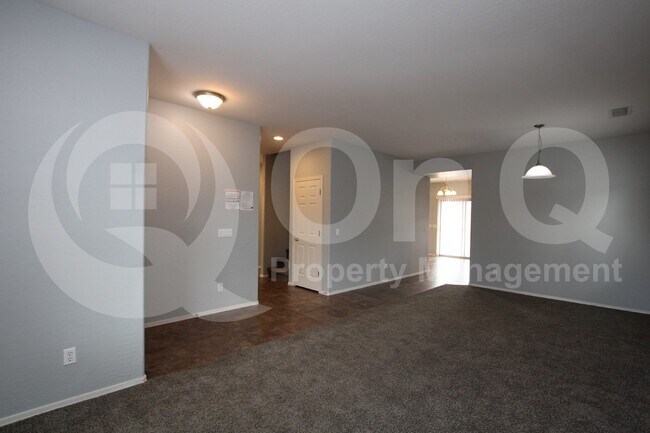 Foto del edificio - 359 E Brook St