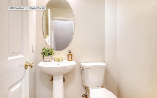 Foto del edificio - 9816 Bon Haven Ln