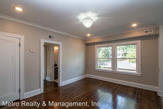 Foto del edificio - 1 br, 1 bath House - 2013 Eastern Parkway #10